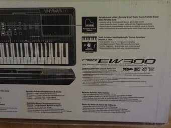 Keyboard Yamaha PSR EW300 + stojan + pedál - 9