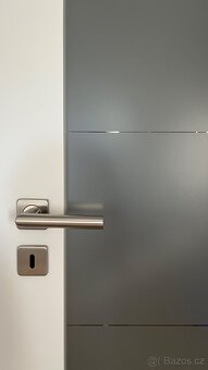 Prodám bílé interierové dveře se sklem, 80cm - 9