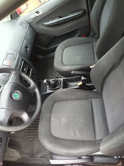 Škoda Fabia 1,4, 74 kW combi červená - 9