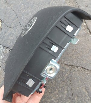 Ovladače stahováni oken, ventilátor, airbag, emblem Rexton - 9