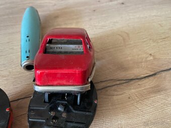 staré hračky plechové hračky retro beruška raketa setrvačník - 9