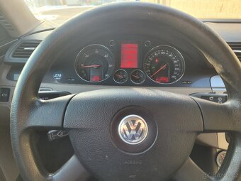 Volkswagen Passat - 9