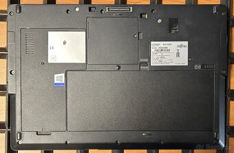 Notebook Fujitsu Lifebook U758 velice zachovalý na ND - 9