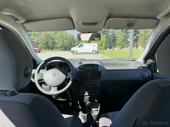 Fiat Punto 1.2  44 kw rok 2005 5 dveří - 9