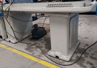 Vrtačka TOS VS 20-4 litinový stůl - 9