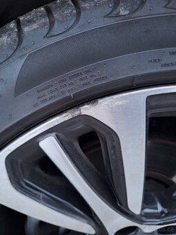 Initiale Paris R19 - 9