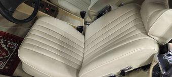Mercedes-Benz SL R107 560 - 9