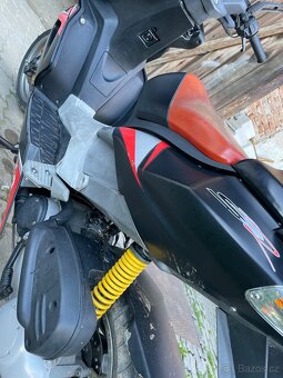 Aprilia SR 50 - 9