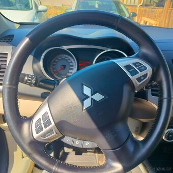 Mitsubishi Outlander 2,0 Di-D - 9