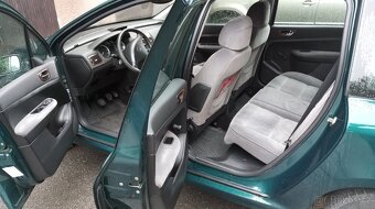 Peugeot 307 SW combi 2.0HDI,bezSTK,jezdí pěkně, závady - 9