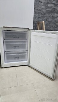 Lednička Samsung RB31FERNBWW, 304 litrů - 9