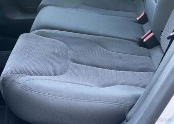 Volkswagen Passat 2.0TDi 103kw KLIMA TEMPOMAT manuál 103 kw - 9