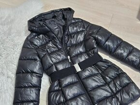 Dlouhá vypasovaná zimní bunda/kabát s páskem černá 14 let - 9