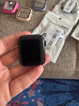 Apple Watch Series 6 - 9