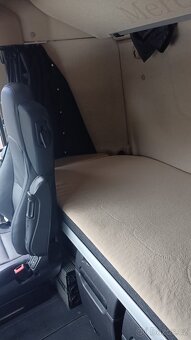Jumbo, průjezdná souprava Mercedes Benz Actros - 9