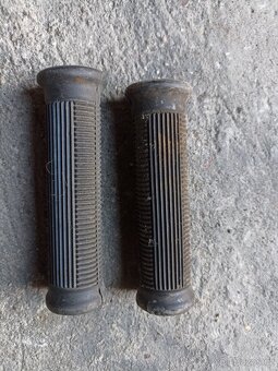 Osy kol ,zadní stupačky,hrdko sání,návleky stupaček - světlo - 9