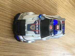 Transformer, traktor, velké zvukové policejní auto - 9