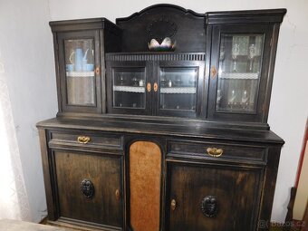 Starožitný Kredenc - 9