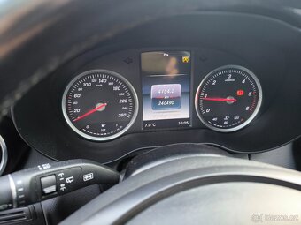 Mercedes-Benz C180d rok 02/2017 kombi - 9
