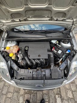 Ford Fiesta 1.4. 59 kW benzín - 9