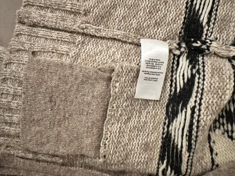 Islandsky vlneny svetr 100% lambswool zn Aritzia - 9