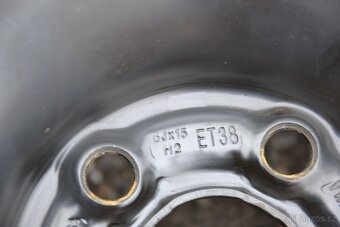 ZÁNOVNÍ zimní kola Š.Rapid/Fabia 2,3/VW Polo-185/60R15 - 9