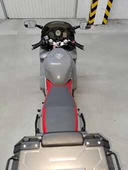 Honda VFR 800 FI - 9