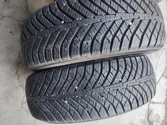 215/65 R15 M+S zimní pneu 2kusy vysoký vzorek 8mm - 9