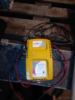 Trakční baterie 2x + nabíječka - 9