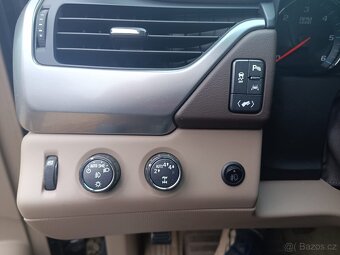 CHEVROLET SUBURBAN 5.3 V8 - 7 MÍST - 9