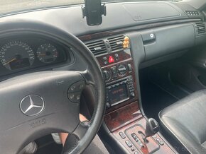 Mercedes-Benz E320 CDI - 9