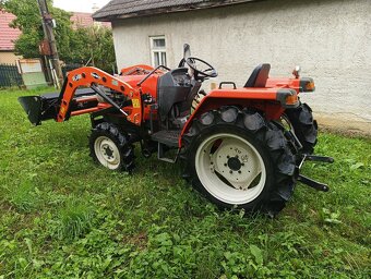 Traktor , malotraktor Kubota GL 25 s čelným nakladačom - 9