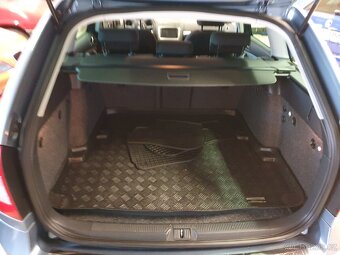 Škoda Octavia 2 Combi Family 2,0TDI 103kW 4x4 Krásný stav - 9
