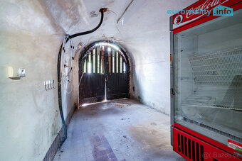 Prodej unikátního nebytového prostoru – vinný sklep s barem, - 9