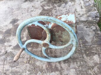 Celokovový mlýnek s válci. - 9