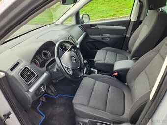 VW Sharan FACELIFT 2.0TDI 110kw 7míst Navi Serviska - 9