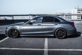 Mercedes-Benz C63 AMG - 9