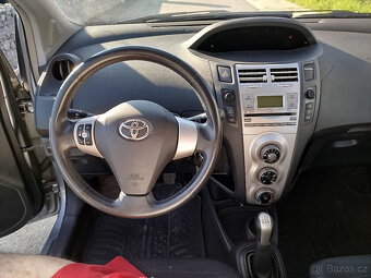 Toyota Yaris, 1.0i, klimatizace, nová STK 4/2027 - 9