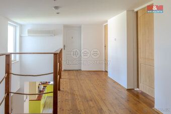Prodej rodinného domu, 260 m², Uhřice - 9