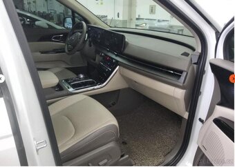 Kia Carnival 3.5 V6 7míst - ihned k odběru - 9
