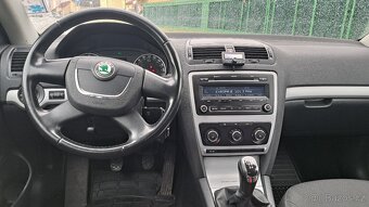 Škoda Octavie 2 facelift rok 2012 najeto 157000km - 9