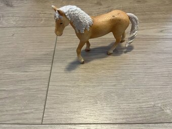 Schleich koně - 9