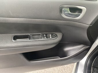 Peugeot 307 SW 1.6 16V 80kW r.v. 2002 klima - 9