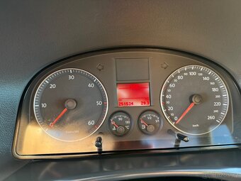 Volkswagen Touran Cross 2.0 TDI 125kW tažné - 9