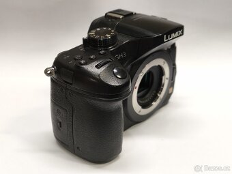 Panasonic Lumix GH3 (tělo) - 9