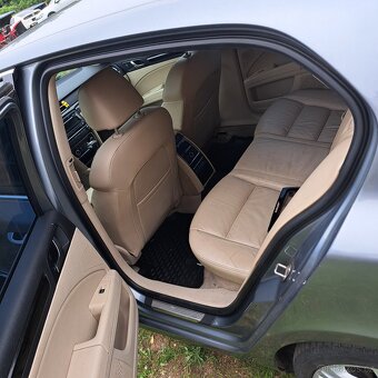 Skoda superb 2.0tdi 125kw dsg - 9
