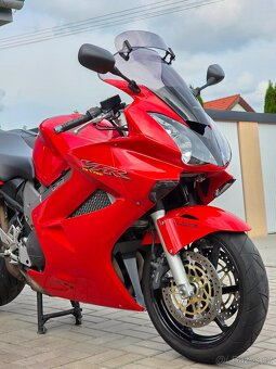 Honda VFR 800, 3xkufr, LeoVince laděné výfuky - 9
