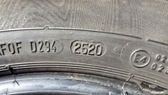 Zimní pneu 205/55/16 Continental - 9