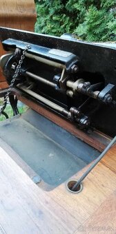 Šicí stroj ADRIA - 9