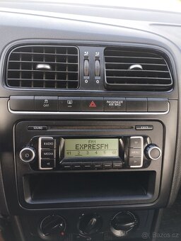 Volkswagen Polo 1.2 TSI, 51 kw, rok 2010, 5 míst, 4 d - 9